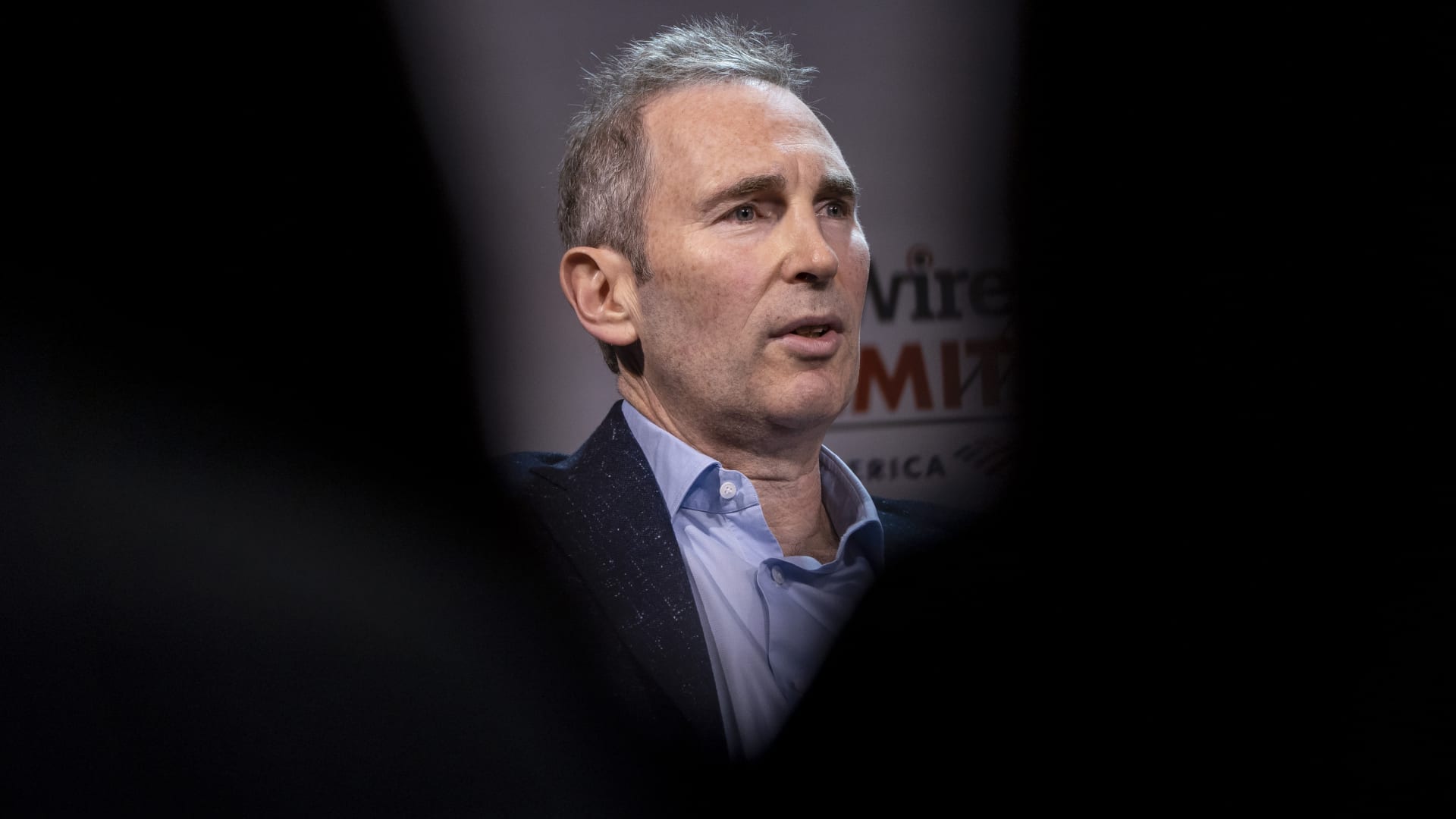 Amazon pauses hiring for corporate workforce