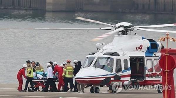 Opposition leader Lee Jae-myung is transferred to a hospital in Seoul, in this Jan. 2, 2024, file photo, after he was stabbed in the neck. (Yonhap)
