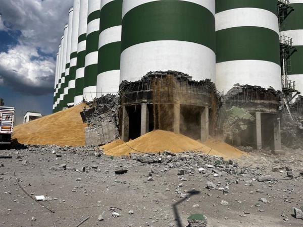 Worker injured in silo explosion dies in hospital