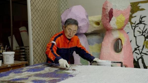 This undated photo, provided by Kukje Gallery in Seoul on Feb. 5, 2024, shows South Korean artist Gimhongsok. (PHOTO NOT FOR SALE) (Yonhap)