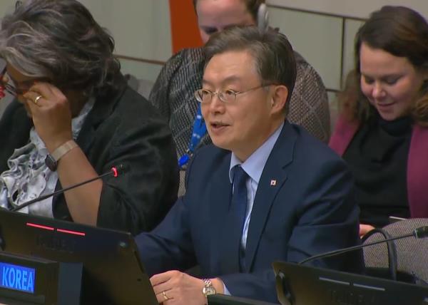 South Korean Ambassador to the U.N. Hwang Joon-kook speaks during a U.N. Security Council meeting on cybersecurity at the U.N. headquarters in New York on April 4, 2024, in this photo captured from U.N. Web TV. (PHOTO NOT FOR SALE) (Yonhap)