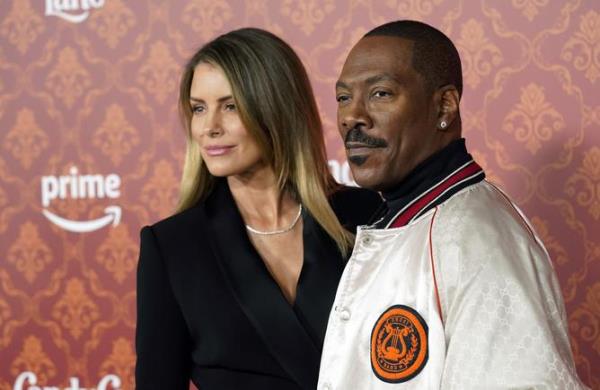 Eddie Murphy, right, a cast member in 
