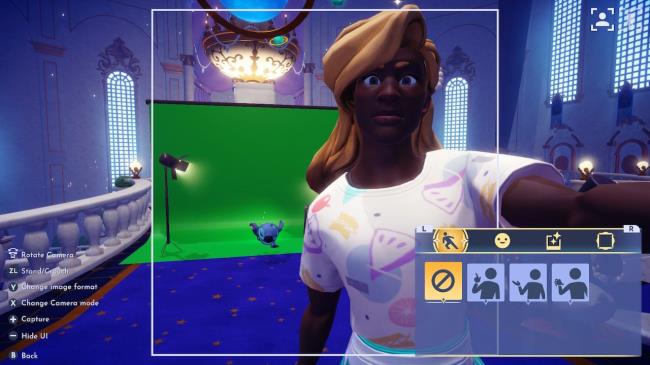 Player character talking a selfie with Stitch with the Photo Backdrop in Disney Dreamlight Valley.