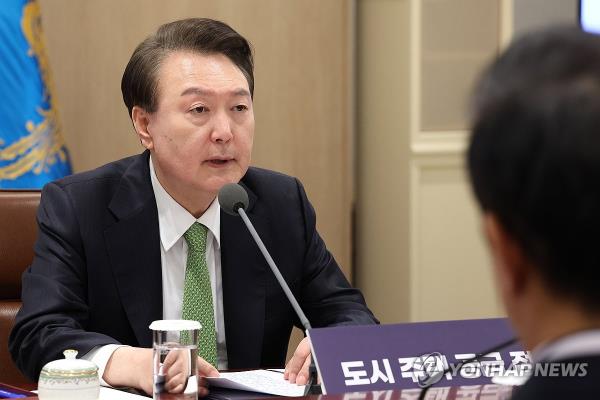President Yoon Suk Yeol speaks during a meeting on urban housing planning at the presidential office in Seoul on April 8, 2024. (Yonhap)