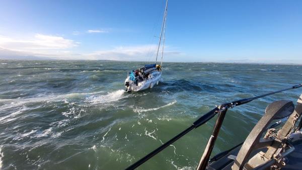 The Howth RNLI team reach the Yacht in trouble. Photo: RNLI.