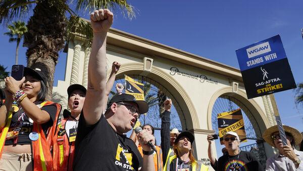 Actors’ union hails ‘extraordinary scope’ of deal with Hollywood studios