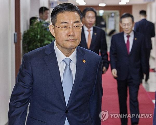 Defense Minister Shin Won-sik in a file photo (Yonhap)